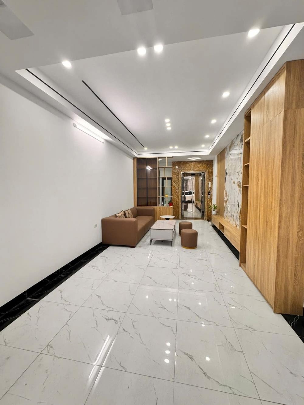 Bán nhà Đại Mỗ - Phân Lô Ô Tô Đỗ Cửa - 5 Tầng - Giá Tốt