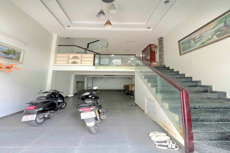 Bán Nhà Xe Hơi Vào Tận Nơi – Đường Trước Nhà 8m – Huỳnh Tấn Phát Nhà Bè