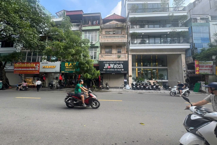 BÁN ĐẤT ĐẸP NGỰ TẠI NGAY  PHỐ LẠC TRUNG – HAI BÀ TRƯNG, HÀ NỘI
 Diện tích: 46/60m2. NHÀ 4 TẦNG MẶT