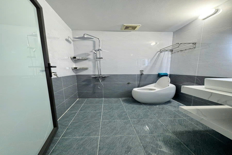 Bán nhà ngõ Khâm Thiên, Đống Đa, 32m2 x 4T, 4 ngủ, SĐCC, 5.6 tỷ