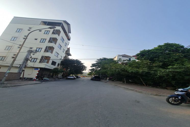 Đất xã Gia Lâm, HN. DT 91m2, mt 6m, đường ô tô tránh, vỉa hè ô tô đậu. Giá đầu tư. Lh 0989894845