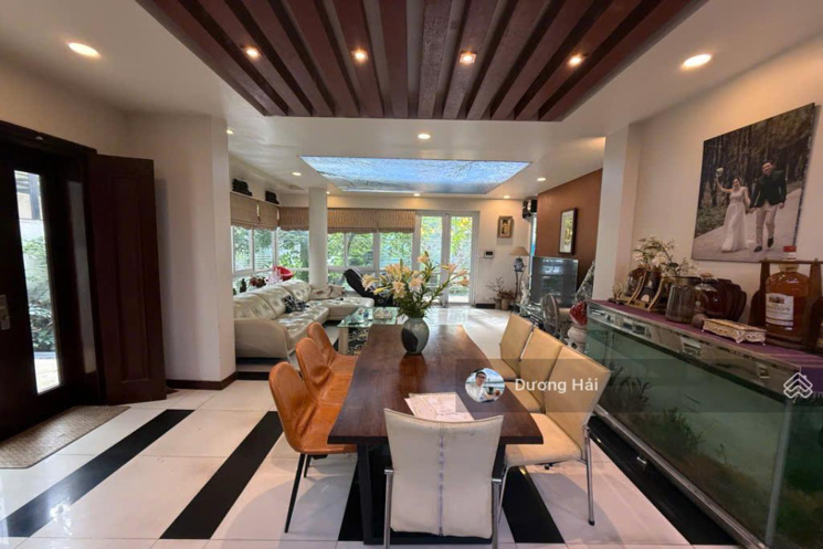 Bán nhà Vườn Đào Tây Hồ DT 110m - 8 Tầng - Ô tô Công Viên Vườn Hoa Gần Hồ Tây Ở Ngay
