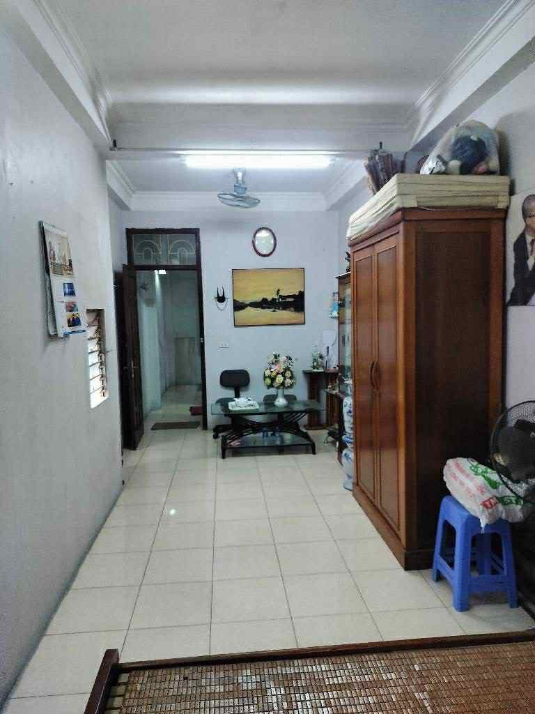 Mặt Phố Đê La Thành - 35m2, 4 Tầng, Ô Tô Đỗ Cửa, Kinh Doanh Sát Ô Chợ Dừa - 12.x Tỷ