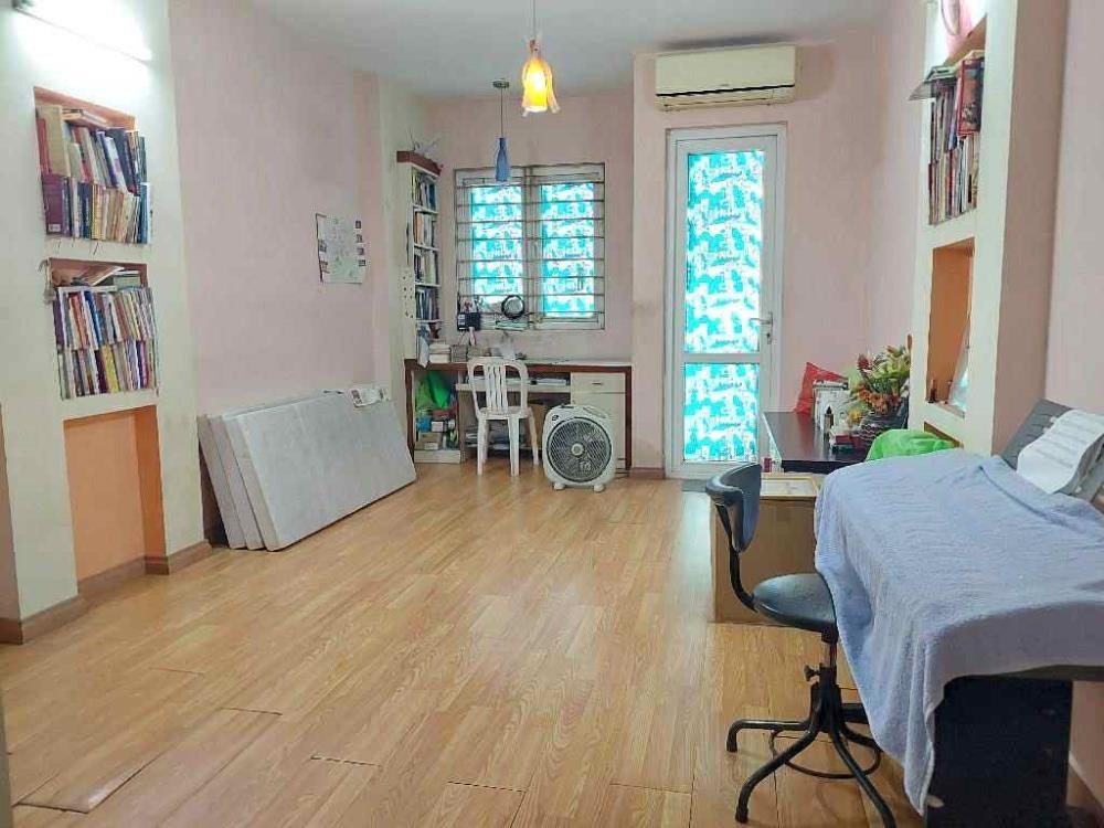 Mặt Phố Đê La Thành - 35m2, 4 Tầng, Ô Tô Đỗ Cửa, Kinh Doanh Sát Ô Chợ Dừa - 12.x Tỷ