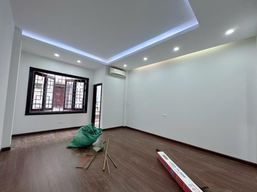 Bán nhà Minh Khai - Hai Bà Trưng: Ngõ Thông, Gần Ô Tô, Dân Xây Kiên Cố
