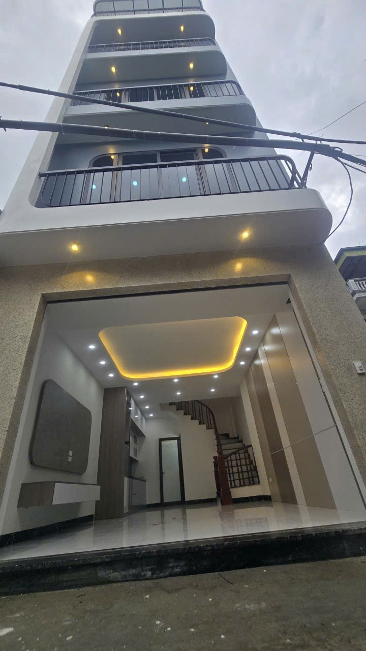 Bán nhà Long Biên - 40m2 x 4.5 tầng, Mặt tiền rộng, Giá 6.95 tỷ