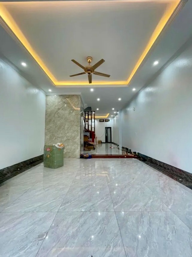Siêu phẩm Phân Lô Giải Phóng - Ô tô Đỗ Cửa, 4 Tầng, Thang Máy - Giá Tốt