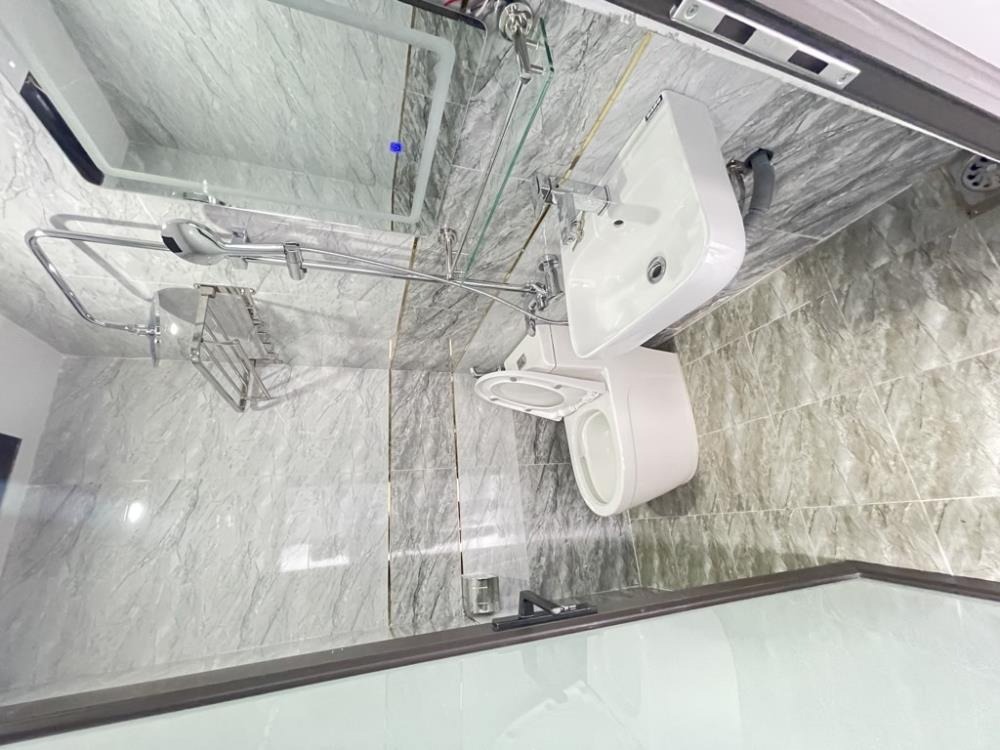 Bán nhà lô góc Văn Chương, Đống Đa - 5 Tầng, Ô Tô Sát Nhà