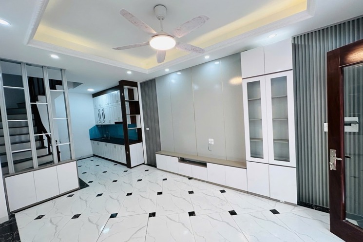 6,5 tỷ có nhà Phú Đô, lô góc 35m2, 5 tầng, dân xây