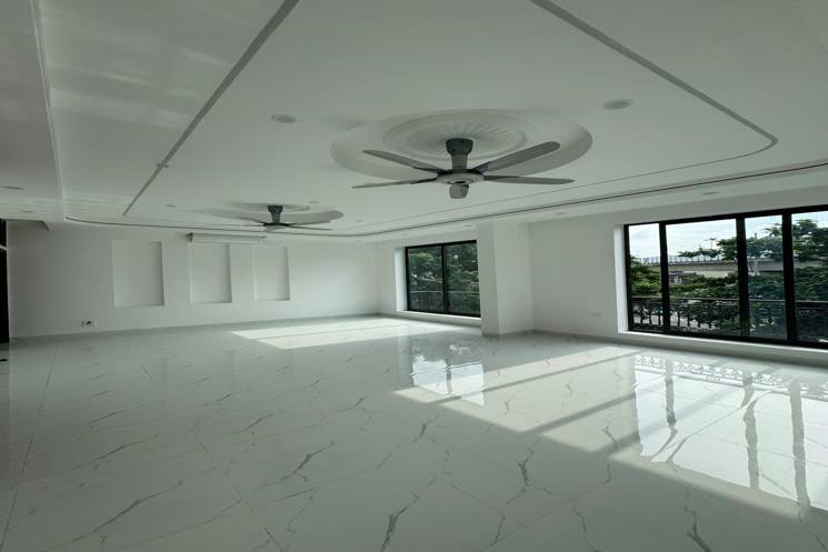 CỰC PHẨM NHÀ MẶT PHỐ QUANG TRUNG HÀ ĐÔNG  - LÔ GÓC - VỈA HÈ 7M - KINH DOANH SẦM UẤT - 5 Ô TÔ TRÁNH