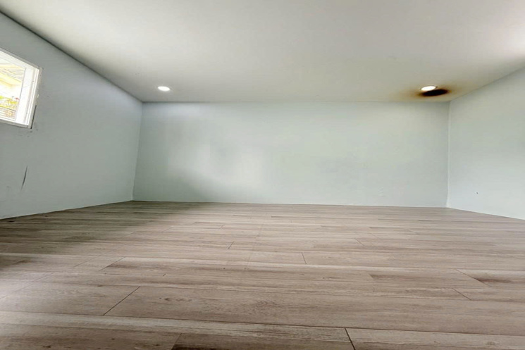 CHỐT NÓNG ! NHÀ 2.5 TỶ - TP HCM - QUẬN 11 , SAU MẶT TIỀN ÂU CƠ - 2PN, 2WC, SỔ HỒNG SẴN SÀNG ! AI