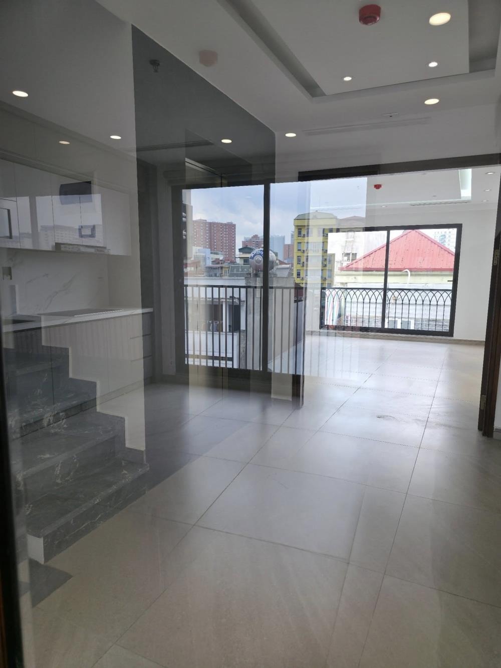 Bán Biệt Thự Hoàng Quốc Việt 65m2, 7 Tầng, Mặt Tiền 4.5m, Phân Lô - 31.8 Tỷ