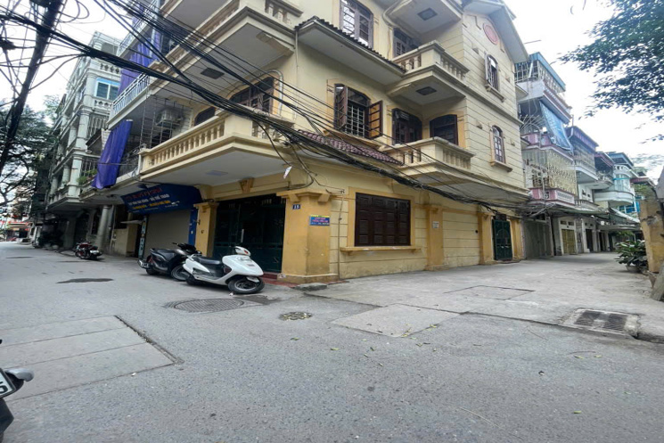 Lạc Long Quân - dân xây -ngõ thông - oto tránh - kinh doanh - giá nhỉnh 11 tỷ