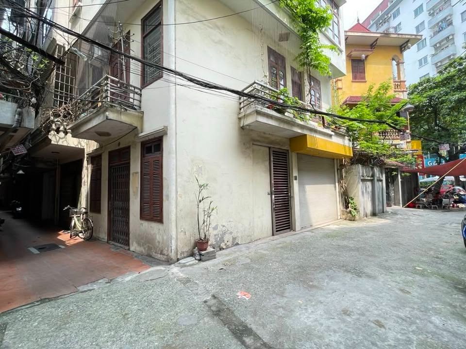 Bán Nhà Phố Nguyễn Sơn - 45m² - Giá 11 Tỷ - Vị Trí Đẹp