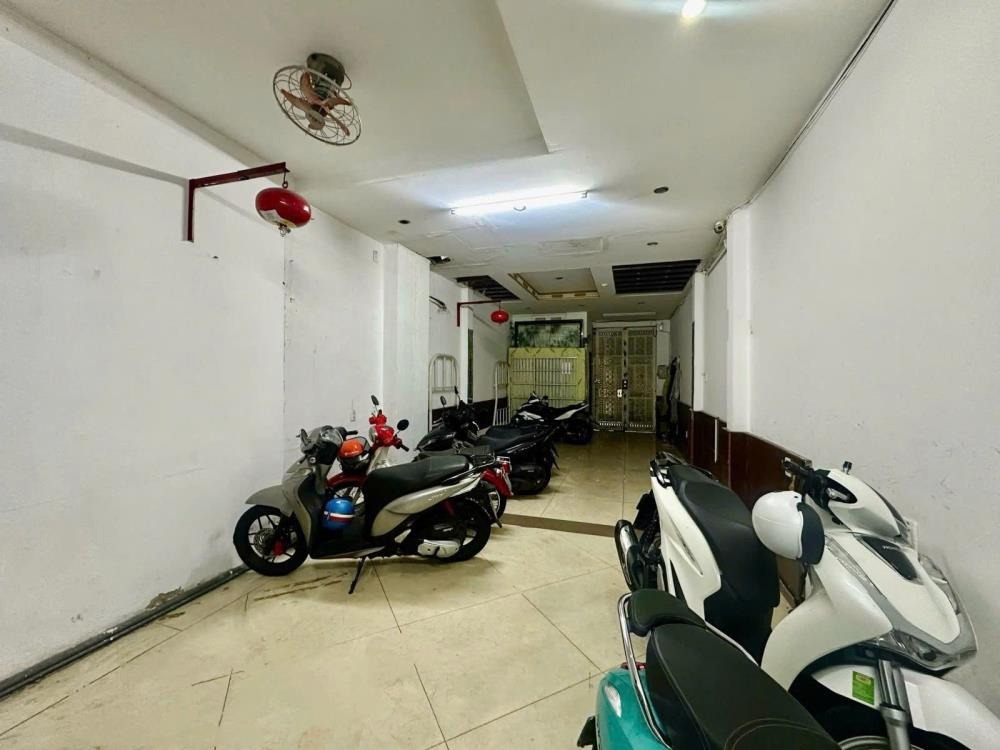 Chính Chủ - Tòa Nhà 2 Mặt Tiền 96m² Quận Phú Nhuận - Giá 30 Tỷ