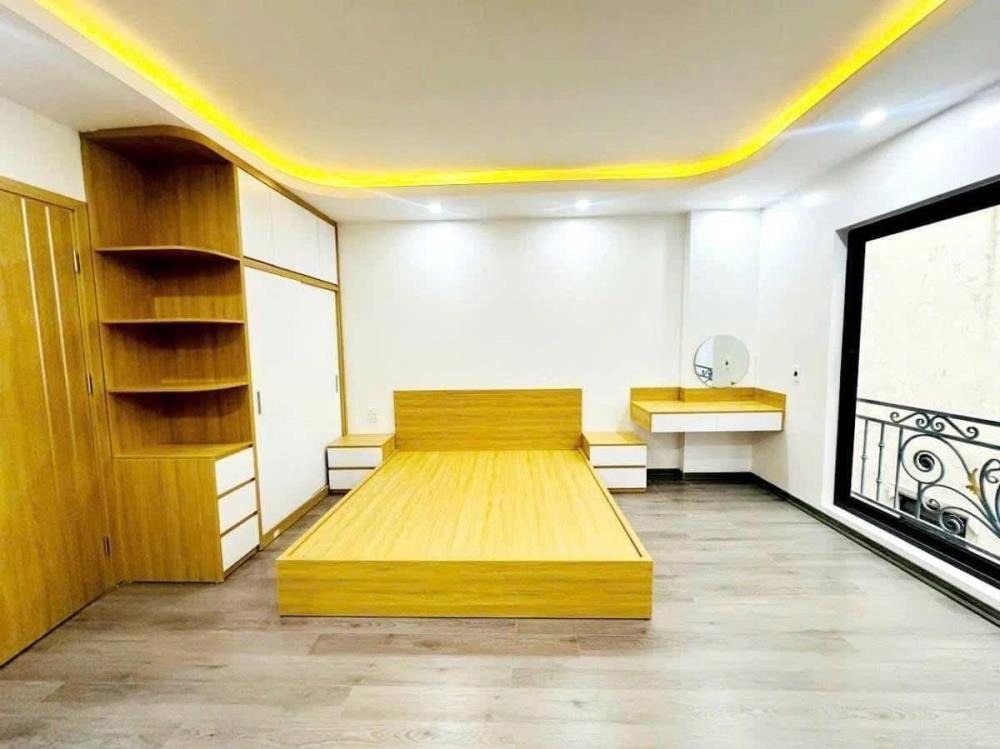 Nhà Mới 5 Tầng, Thang Máy, Nội Thất Full - Tứ Liên - 8.68 Tỷ