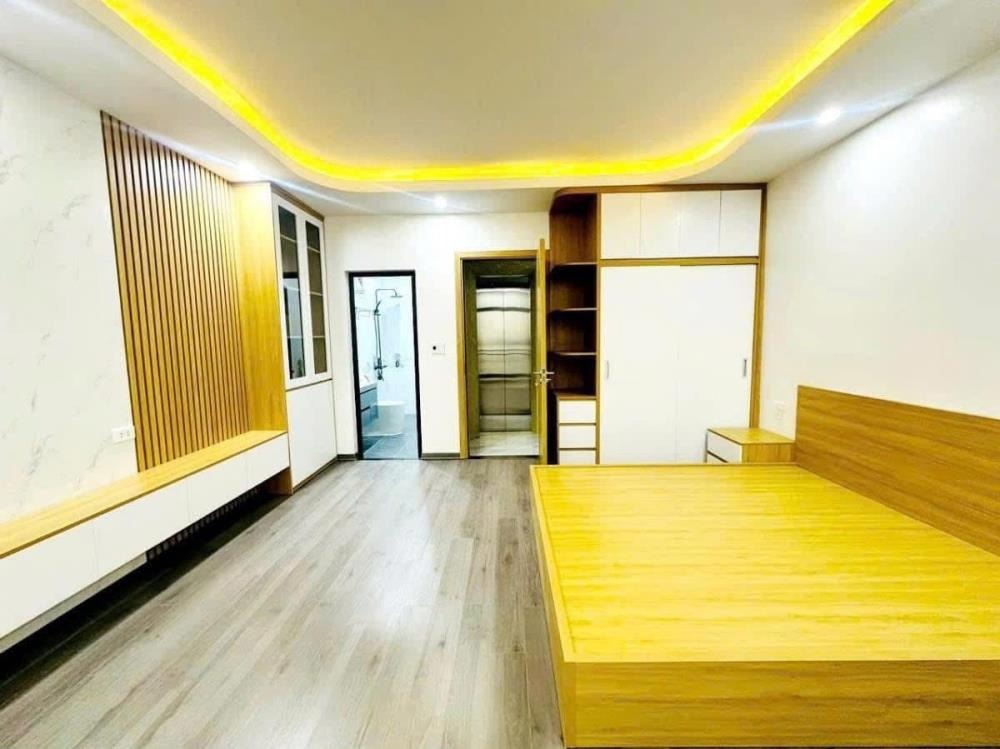 Nhà Mới 5 Tầng, Thang Máy, Nội Thất Full - Tứ Liên - 8.68 Tỷ