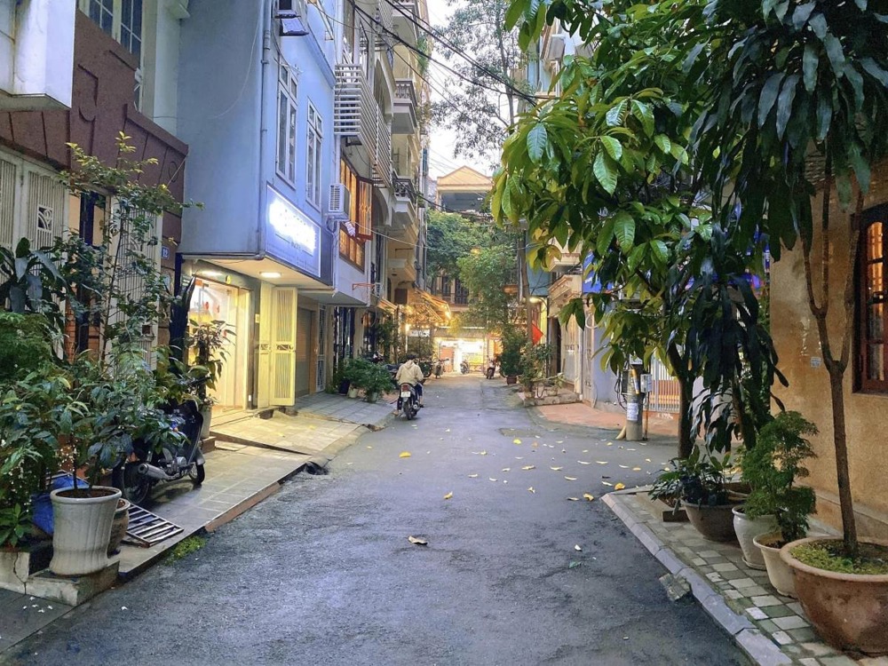 Bán nhà phân lô Trần Quang Diệu, Đống Đa - Ô tô tránh, Kinh doanh - Giá 17.5 tỷ