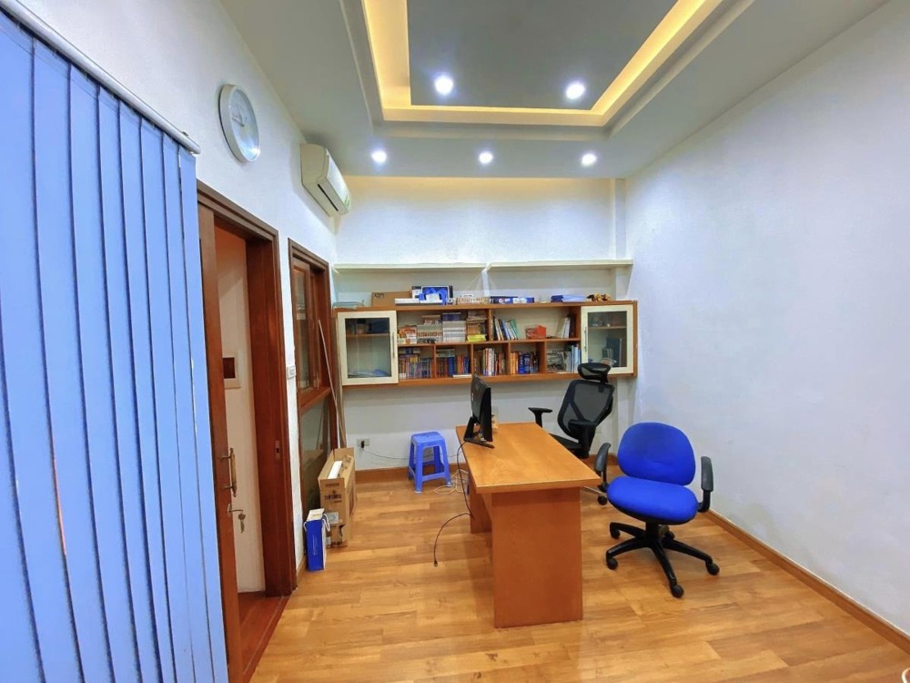 Bán nhà phân lô Trần Quang Diệu, Đống Đa - Ô tô tránh, Kinh doanh - Giá 17.5 tỷ