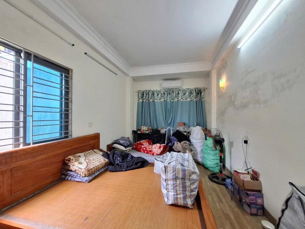 Bán Nhà Yên Xá Triều Khúc - 5 Tầng, 32m2, Giá 4.9 Tỷ - Vị Trí Đẹp, Sát Phố