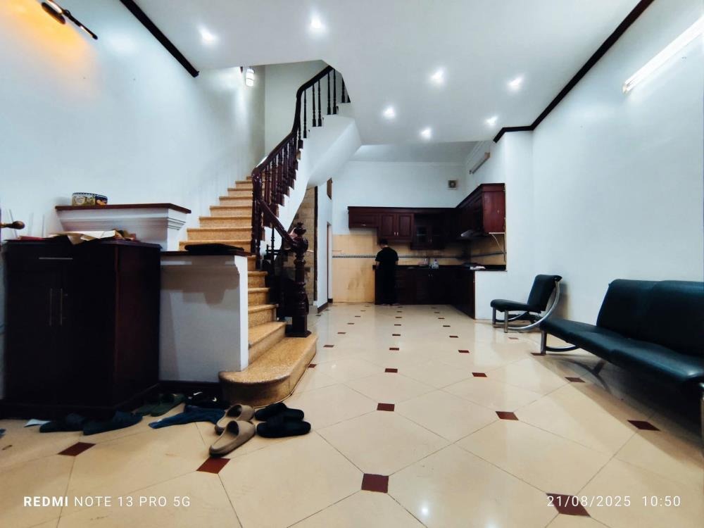Bán nhà Khâm Thiên - 48m2, 5 Tầng, Lô Góc, Giá 9.5 Tỷ