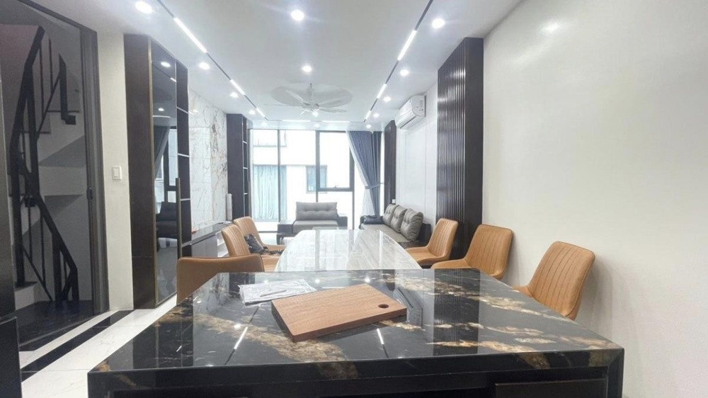 Bán Tòa Văn Phòng Mặt Phố Cầu Giấy - 59m2 - 6 Tầng - 17.5 Tỷ