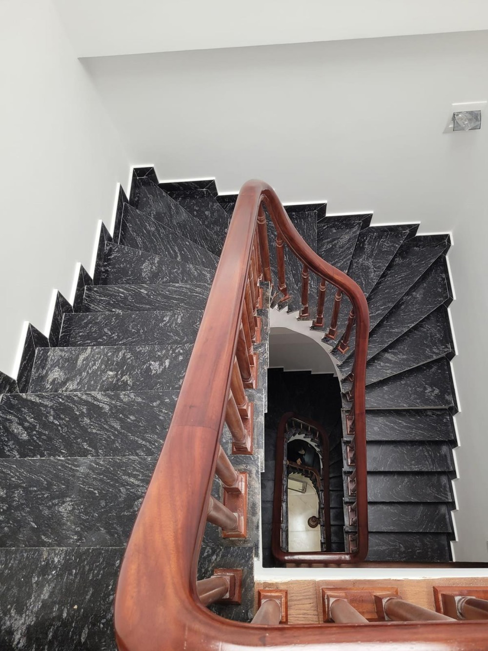 Bán nhà Quận Thanh Xuân, 52m², 4 Tầng, 4 Phòng Ngủ, Giá 5.2 Tỷ - Vị Trí Đắc Địa