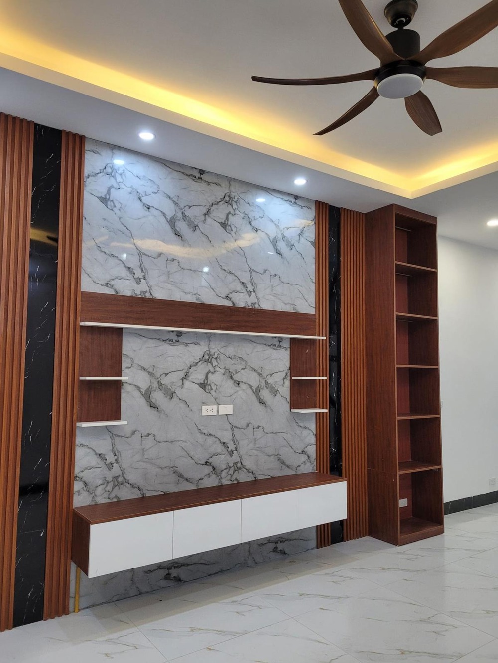 Bán nhà Quận Thanh Xuân, 52m², 4 Tầng, 4 Phòng Ngủ, Giá 5.2 Tỷ - Vị Trí Đắc Địa