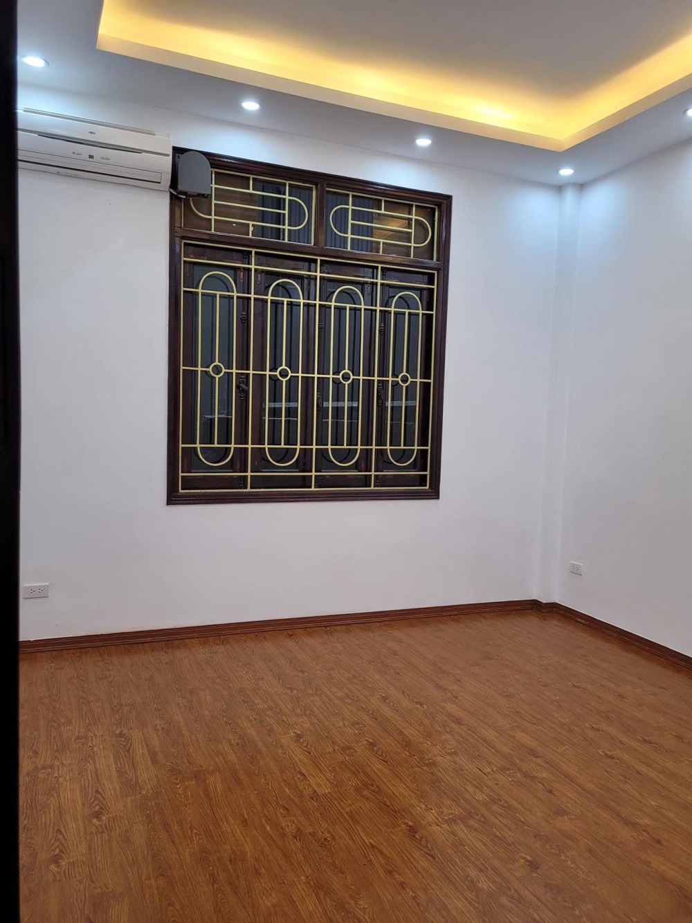 Bán nhà Quận Thanh Xuân, 52m², 4 Tầng, 4 Phòng Ngủ, Giá 5.2 Tỷ - Vị Trí Đắc Địa