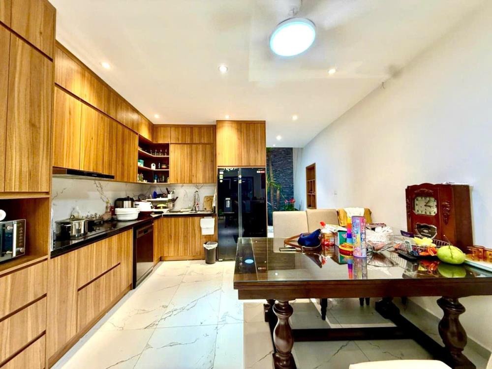 Bán Nhà Phố Thái Hà 5 Tầng, 71m², Ô Tô Đỗ Cửa - Giá 18 Tỷ