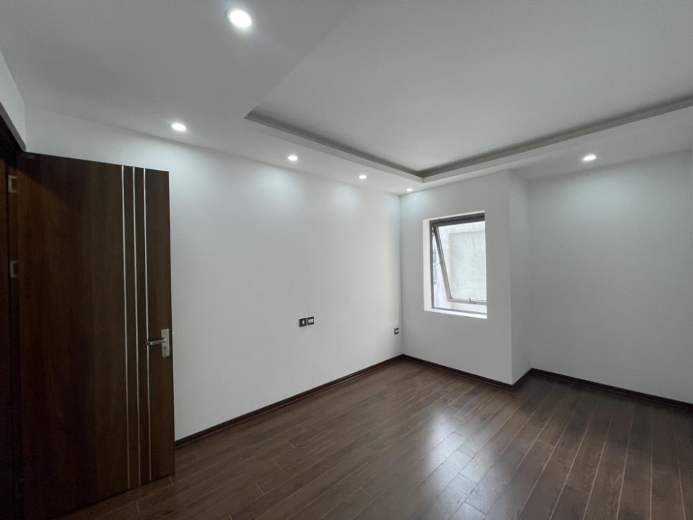 Bán nhà phố Ngô Quyền, Hà Đông: 5 tầng, thang máy, ô tô gần, giá 11 tỷ