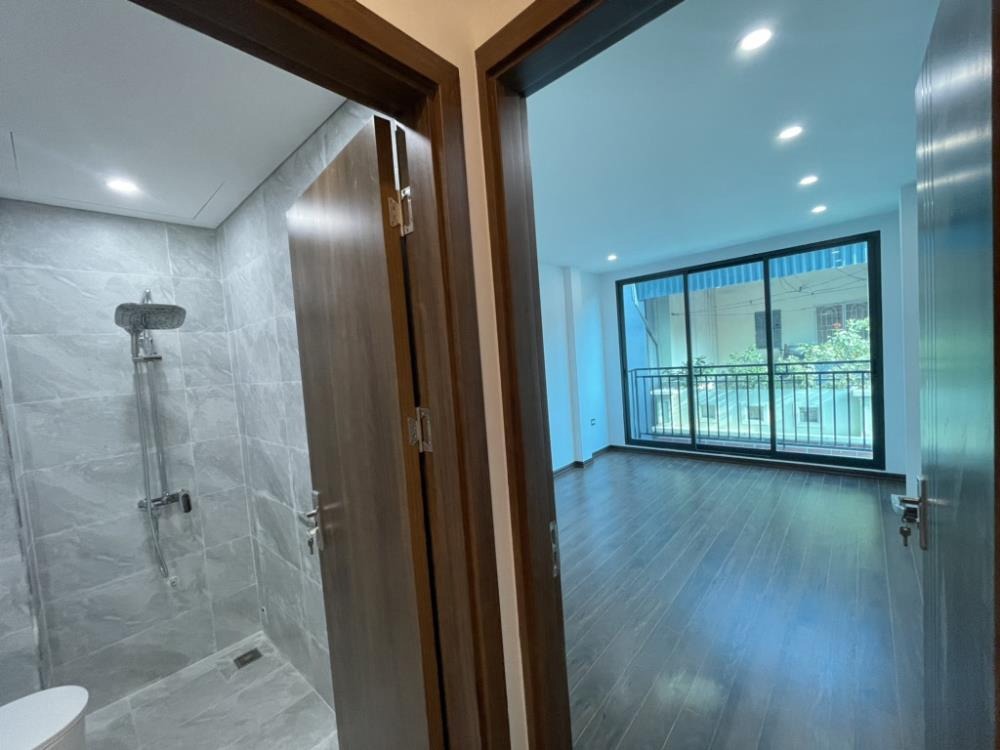 Bán nhà phố Ngô Quyền, Hà Đông: 5 tầng, thang máy, ô tô gần, giá 11 tỷ