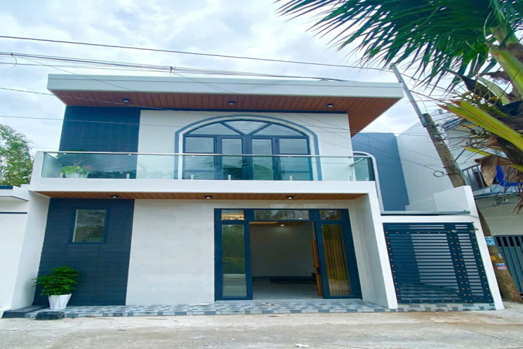 MUA 1 ĐƯỢC 2 - Bán nhà TRỆT LẦU MỚI ĐẸP LỘ Ô TÔ CPXD
