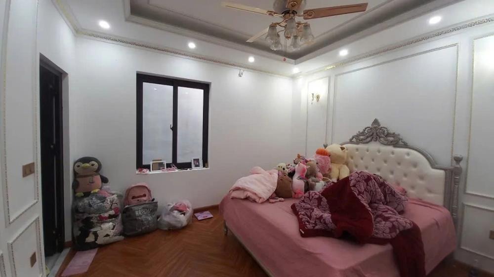 Bán nhà phân lô Hoàng Cầu 62m² x 7 tầng, thang máy, mặt tiền 5m, view công viên - 32 tỷ