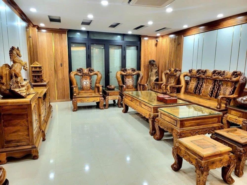 Bán nhà mặt phố Khâm Thiên, Đống Đa - 83m2, 5 Tầng, Mặt Tiền 4.1m - Giá 56 tỷ