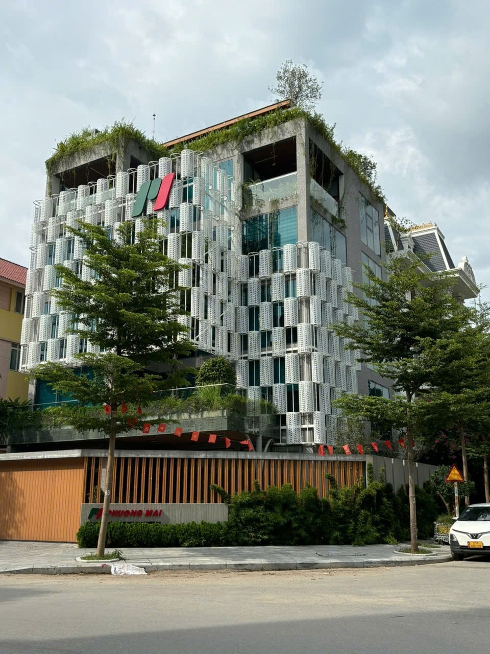 Bán Biệt Thự Góc VIP Thanh Hà A - Diện Tích 717m² - Lô A2