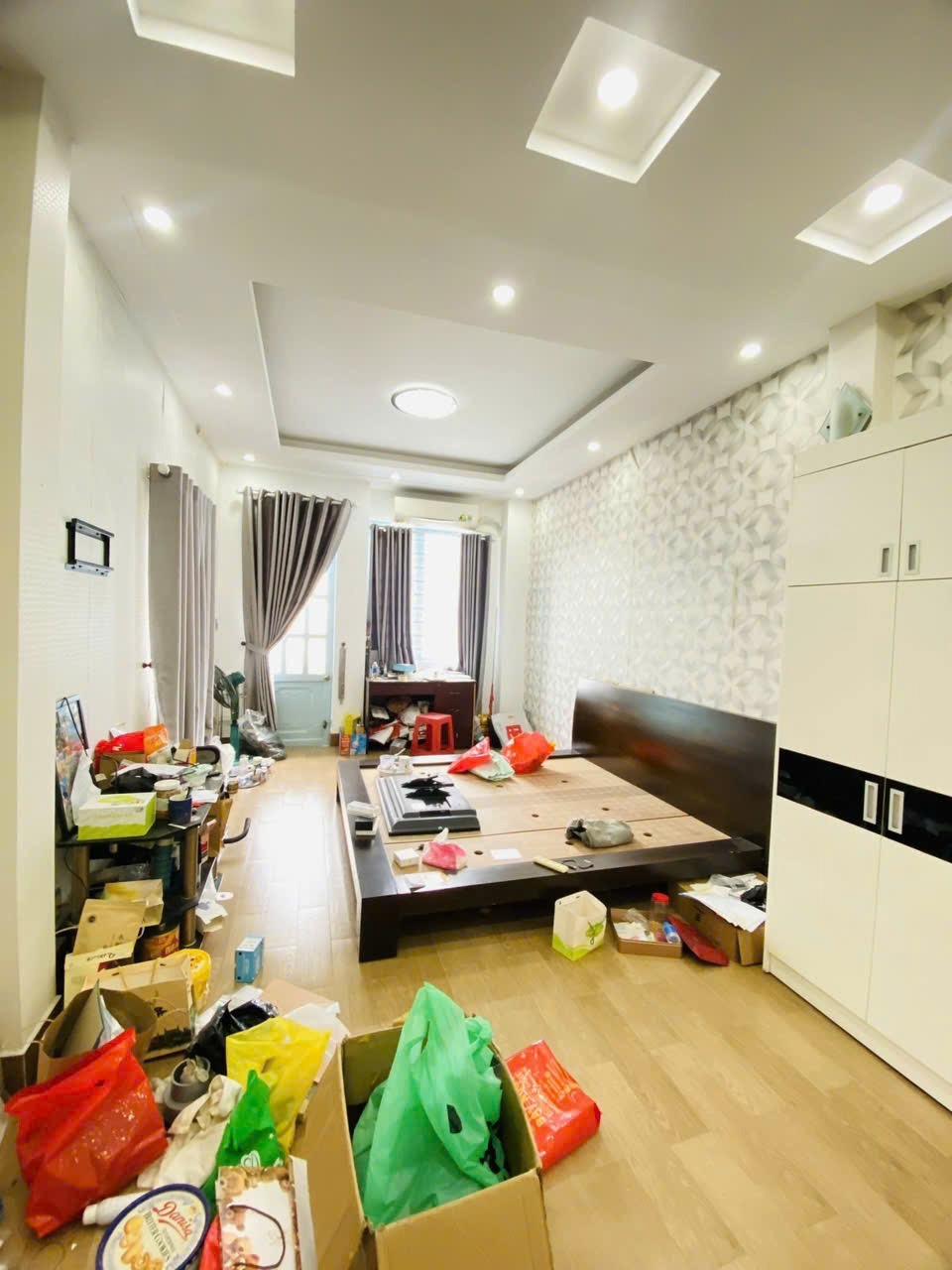 Bán nhà Quận 11 - 50m2, 5 Tầng, BTCT, Hẻm 5m - Có Dòng Tiền 15 Triệu/Tháng