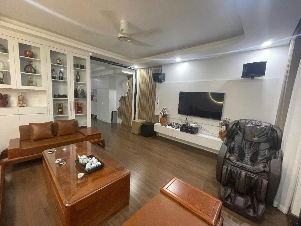 Biệt Thự Tây Hồ 180m2 - View Hồ, Giá Tốt, Vị Trí Vip