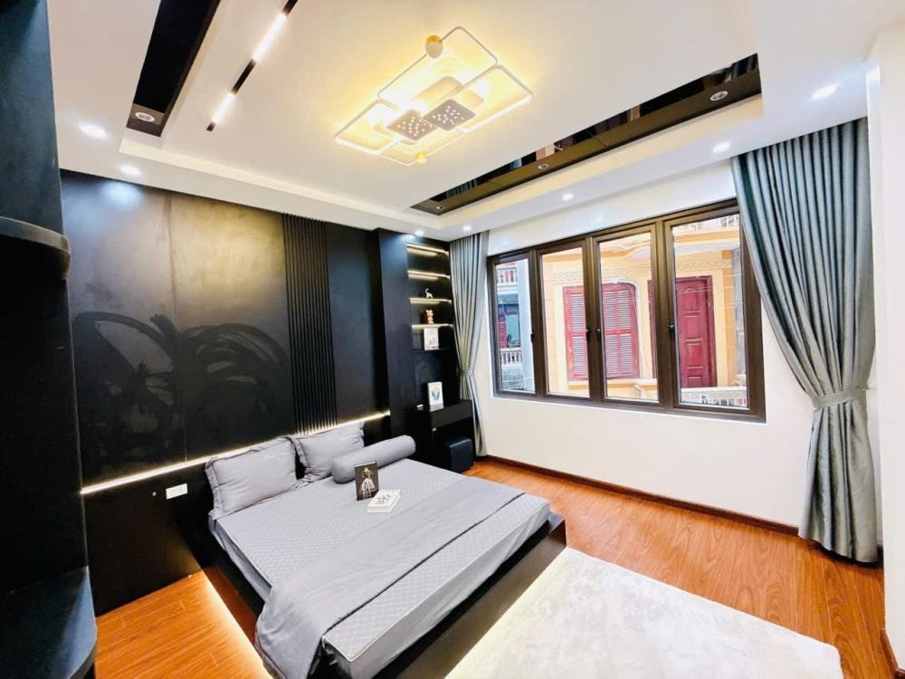 Bán nhà Phương Mai, Đống Đa - 50m² 4T, Ô Tô Đỗ Cửa - Giá 10.8 Tỷ