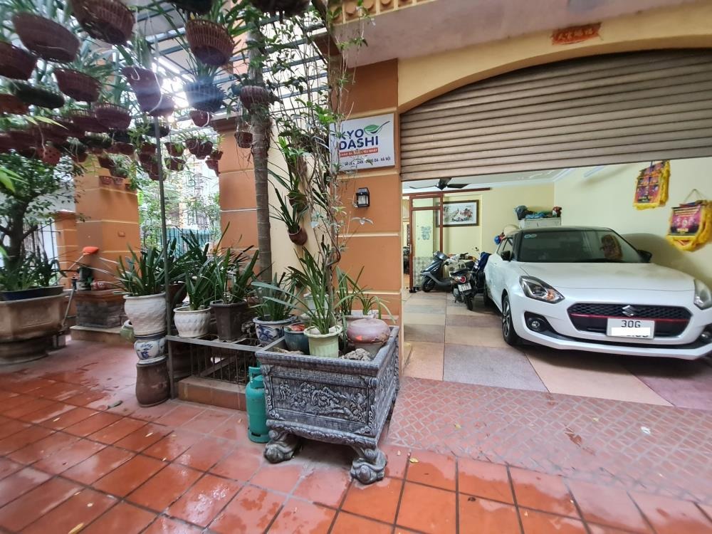 Bán nhà Xã Đàn - P/Lô - Ô tô vào nhà - 182m2 - 5 tầng - MT 9m - Vỉa hè - Lô góc 2 mặt tiền - 60.5 tỷ