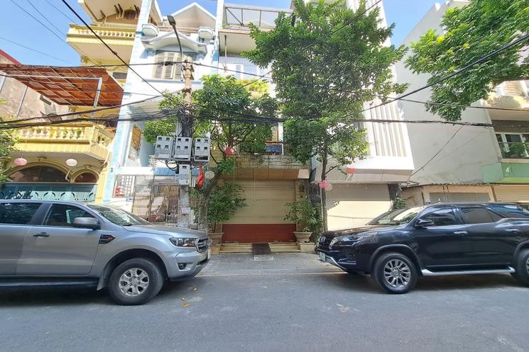 PHÂN LÔ Ô TÔ VÀO NHÀ mặt phố Phúc Đồng 46 m2 X 4 tầng mặt tiền 3.7m, 13.5 tỷ Long Biên