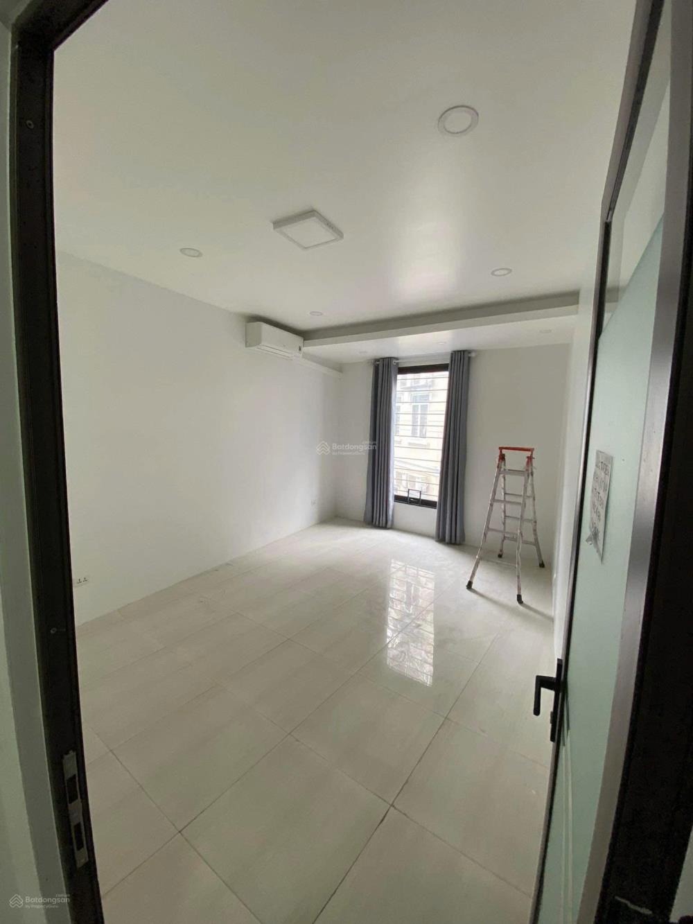 Cho Thuê Nhà Nguyên Căn Ba Đình - 60m² x 5T - Ô Tô Đỗ Cửa - 25tr/th