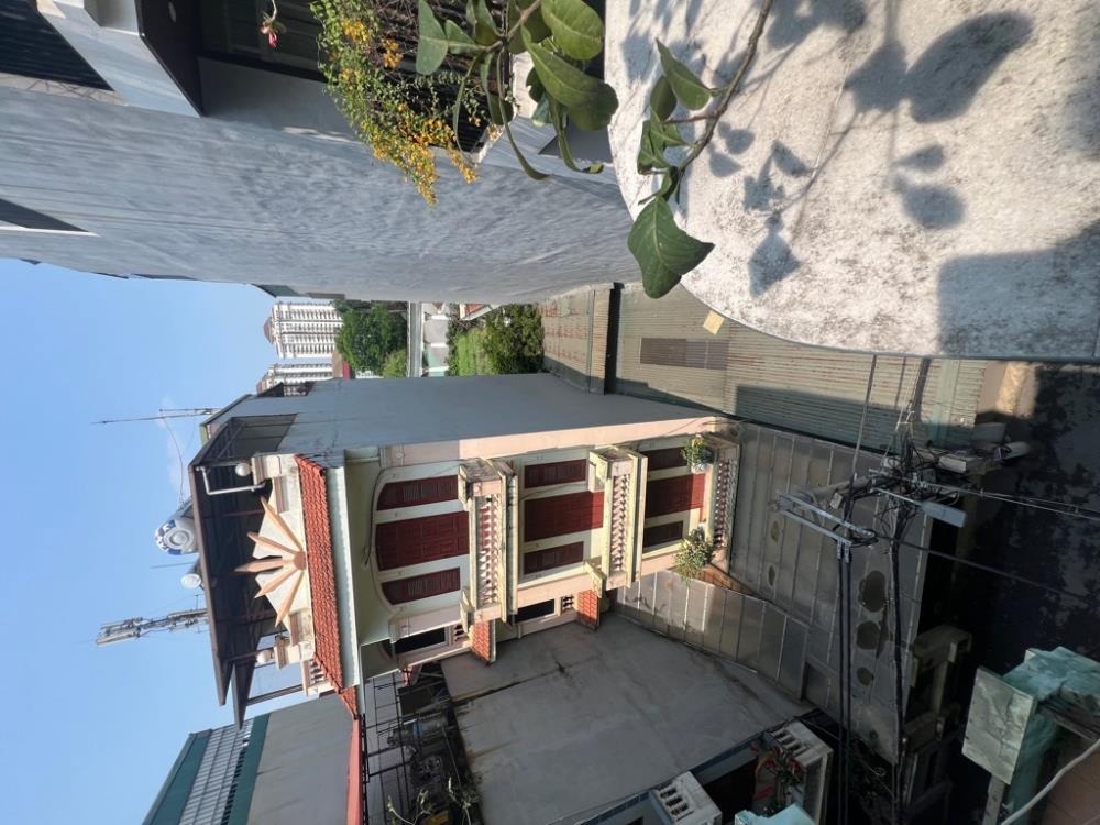 Bán nhà Nguyễn Hoàng Tôn, Võ Chí Công - 33m² x 5 Tầng, Giá 6 Tỷ - Vị Trí Đẹp