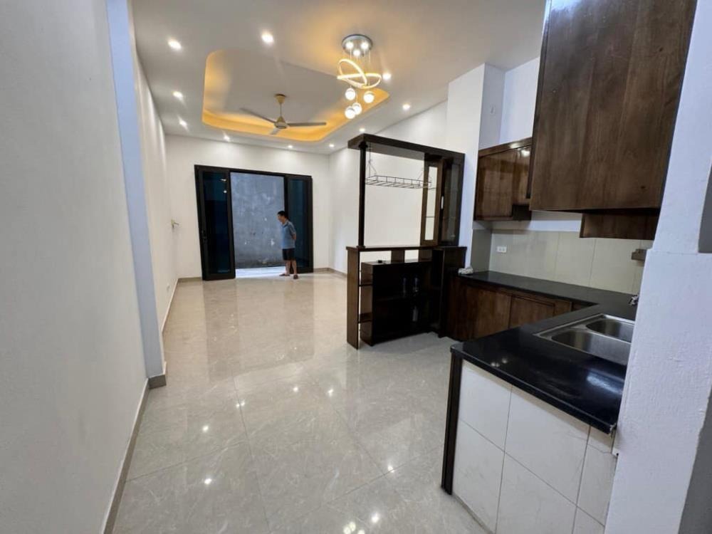 Bán nhà 4 tầng, oto đỗ cổng, Phúc Lợi - Giá 5.6 tỷ