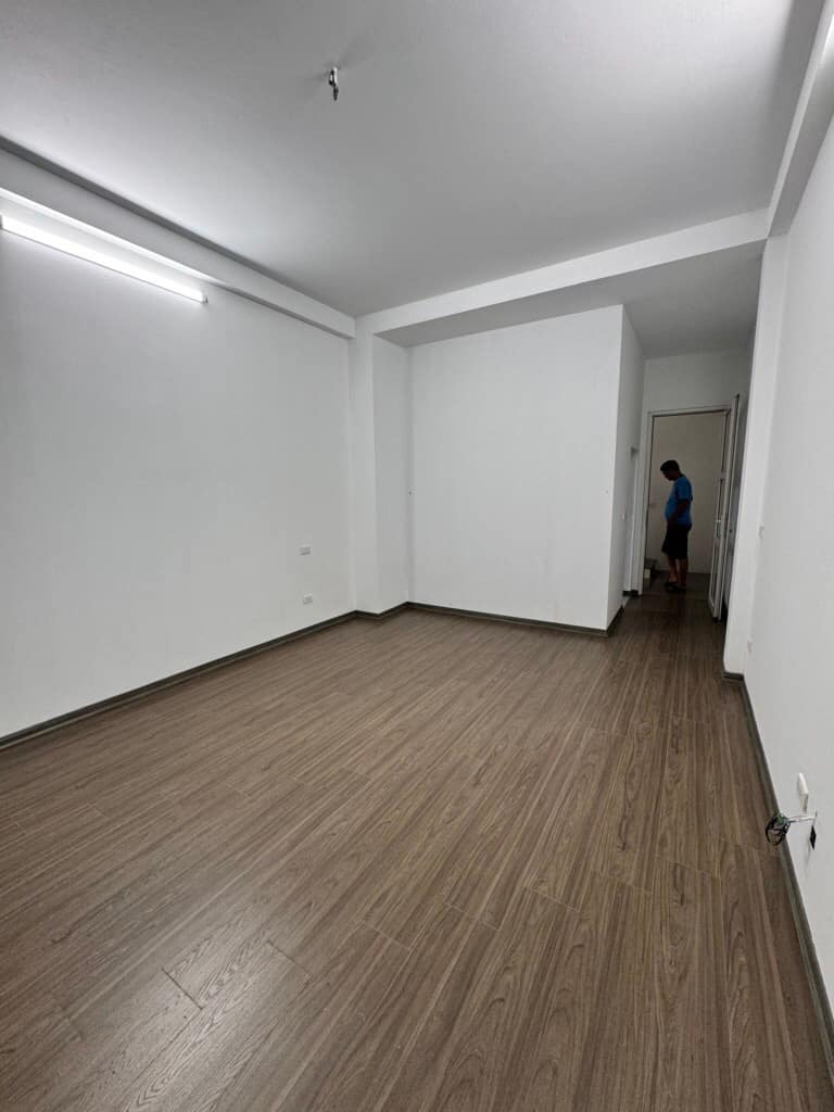 Bán nhà 4 tầng, oto đỗ cổng, Phúc Lợi - Giá 5.6 tỷ