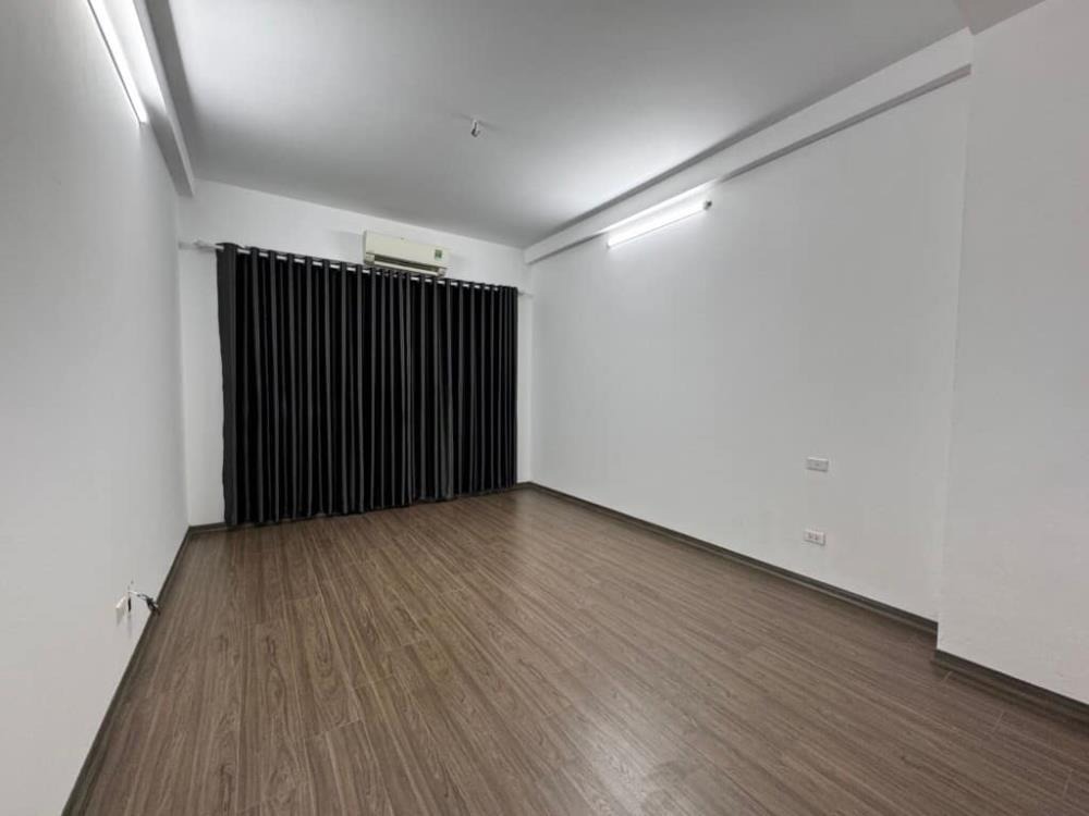 Bán nhà 4 tầng, oto đỗ cổng, Phúc Lợi - Giá 5.6 tỷ