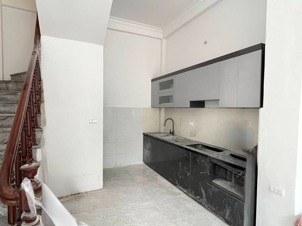 Bán Gấp Nhà Việt Hưng - Long Biên: 32m² - 6 Tầng - Thang Máy - Giá 7 Tỷ