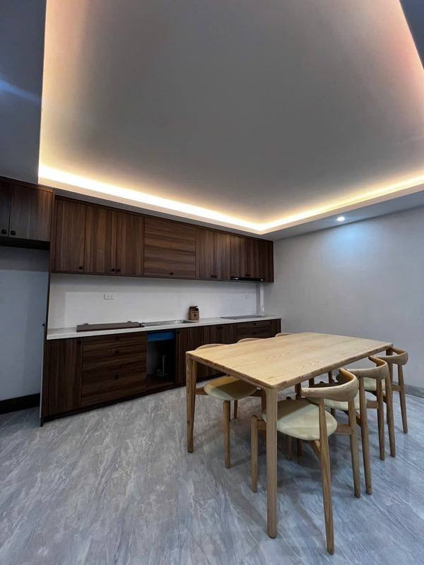Bán nhà Nguyễn Văn Linh, Long Biên - 33m² - 4 Tầng - Giá 6 Tỷ