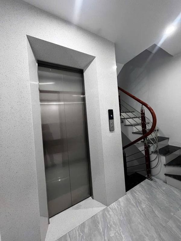 Bán nhà Nguyễn Văn Linh, Long Biên - 33m² - 4 Tầng - Giá 6 Tỷ