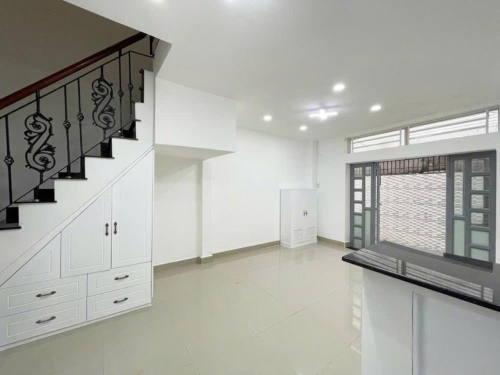 🏠 Giảm 300 Triệu! Nhà Vuông 2 Tầng 31m2 Quận Phú Nhuận - Giá 4.8 Tỷ